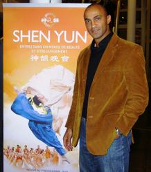 2010年5月世界潛水冠軍帕特裏克‧穆希姆先生觀賞神韻巡回藝術團在比利時新魯汶的第七場演出