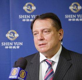 捷克前總理Jiri Paroubek認為：“所有人都應該對中國傳統文化傾羨和感佩”。