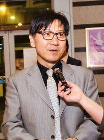 韓國著名指揮家姜萬鎬 （Kang Man Ho）4月9日晚觀看了神韻演出