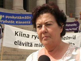 國會議員帕洛涅米（Aila Paloniemi）接受采訪
