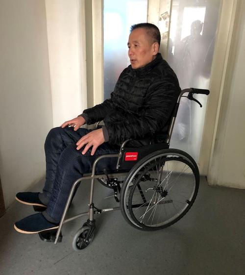 劉宏偉被迫害坐輪椅