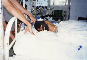 饒卓元臨終前在廣州花都市人民醫院，後腦勺有一個血腫的傷口
