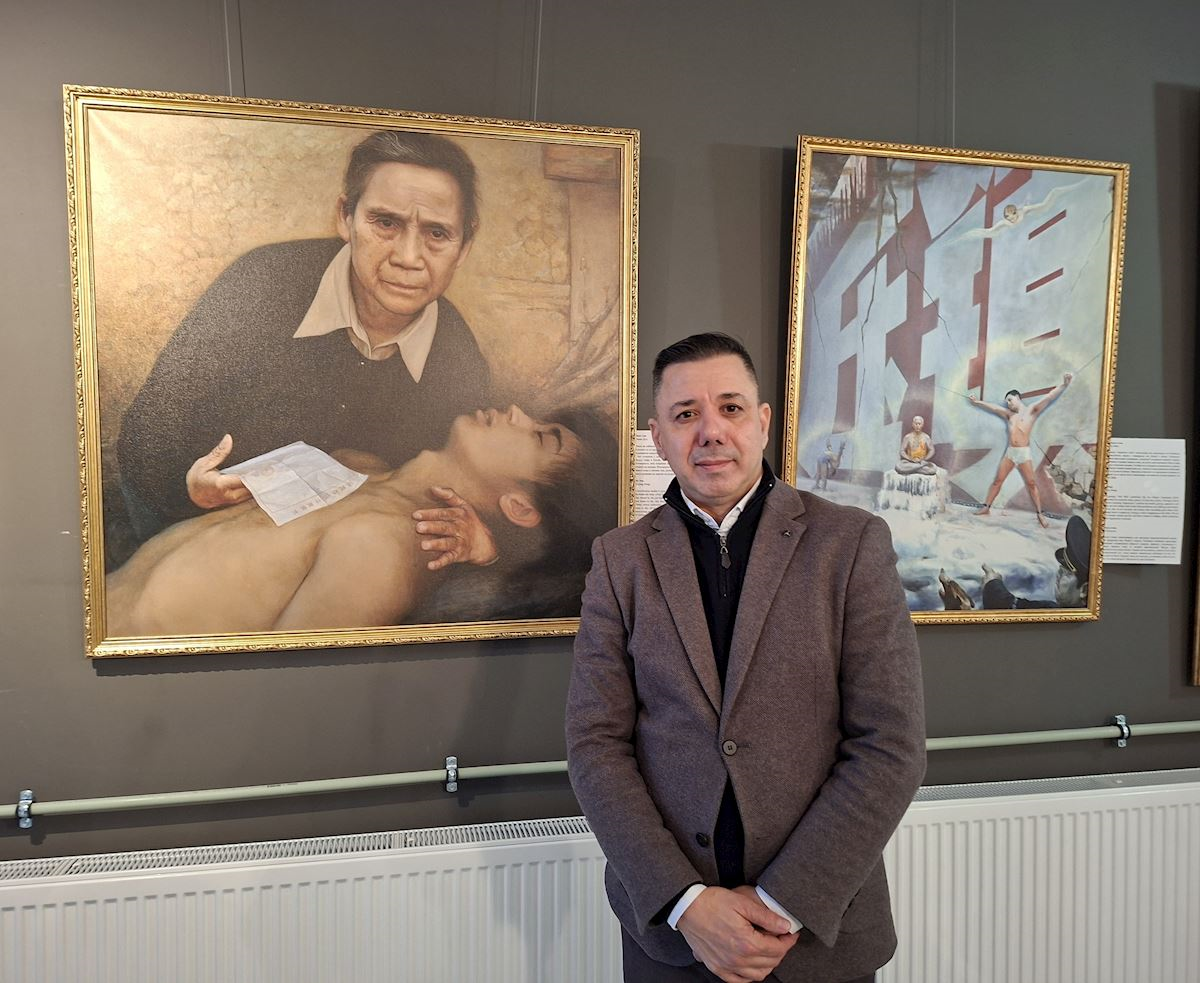 四月二日，多布裏奇州州長阿森·阿塔納索夫（Assen Atanasov）出席“真善忍美展”開幕式。